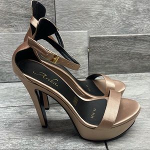 Areal platform heels size 8.5